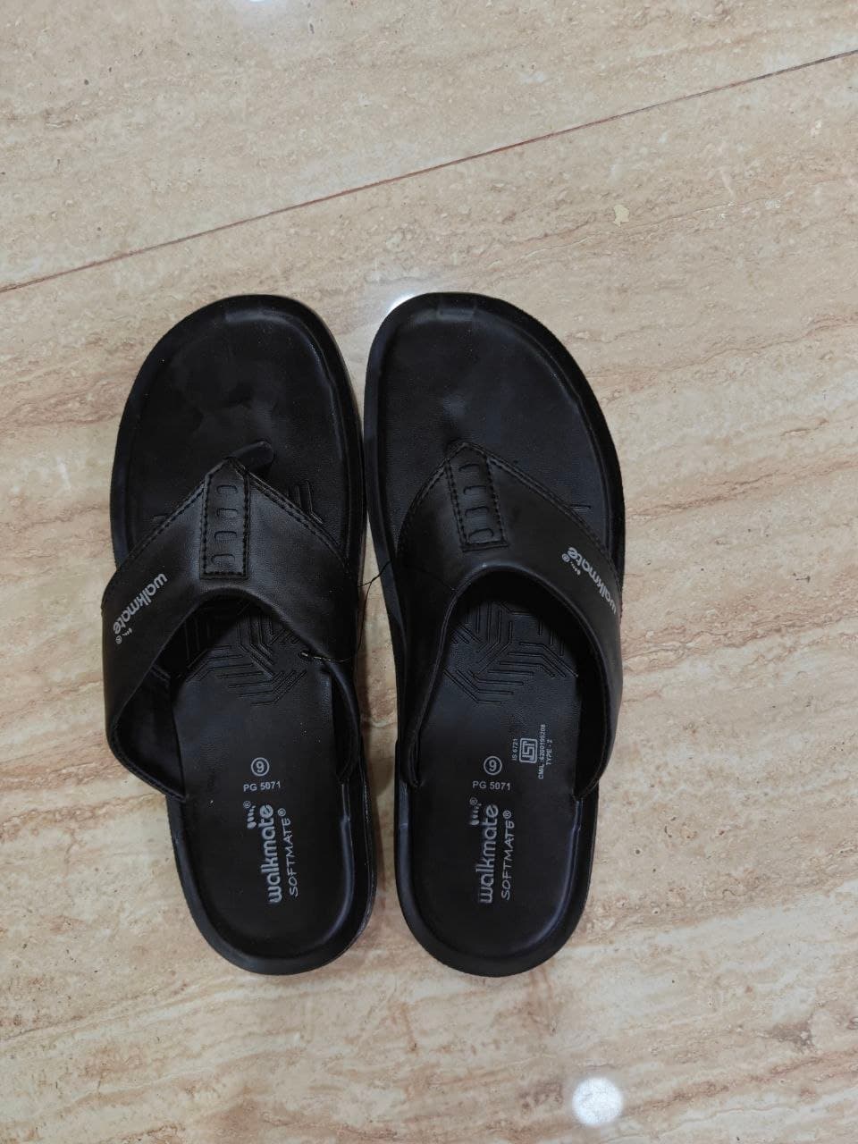 Walkmate Men's Black Flip-flops