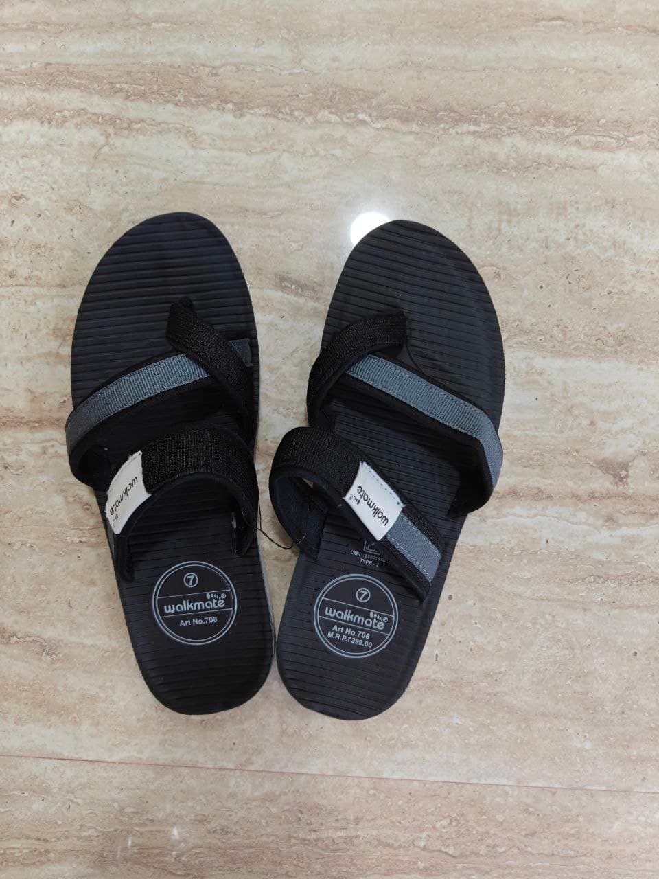 Walkmate Men's Black Flip-flops