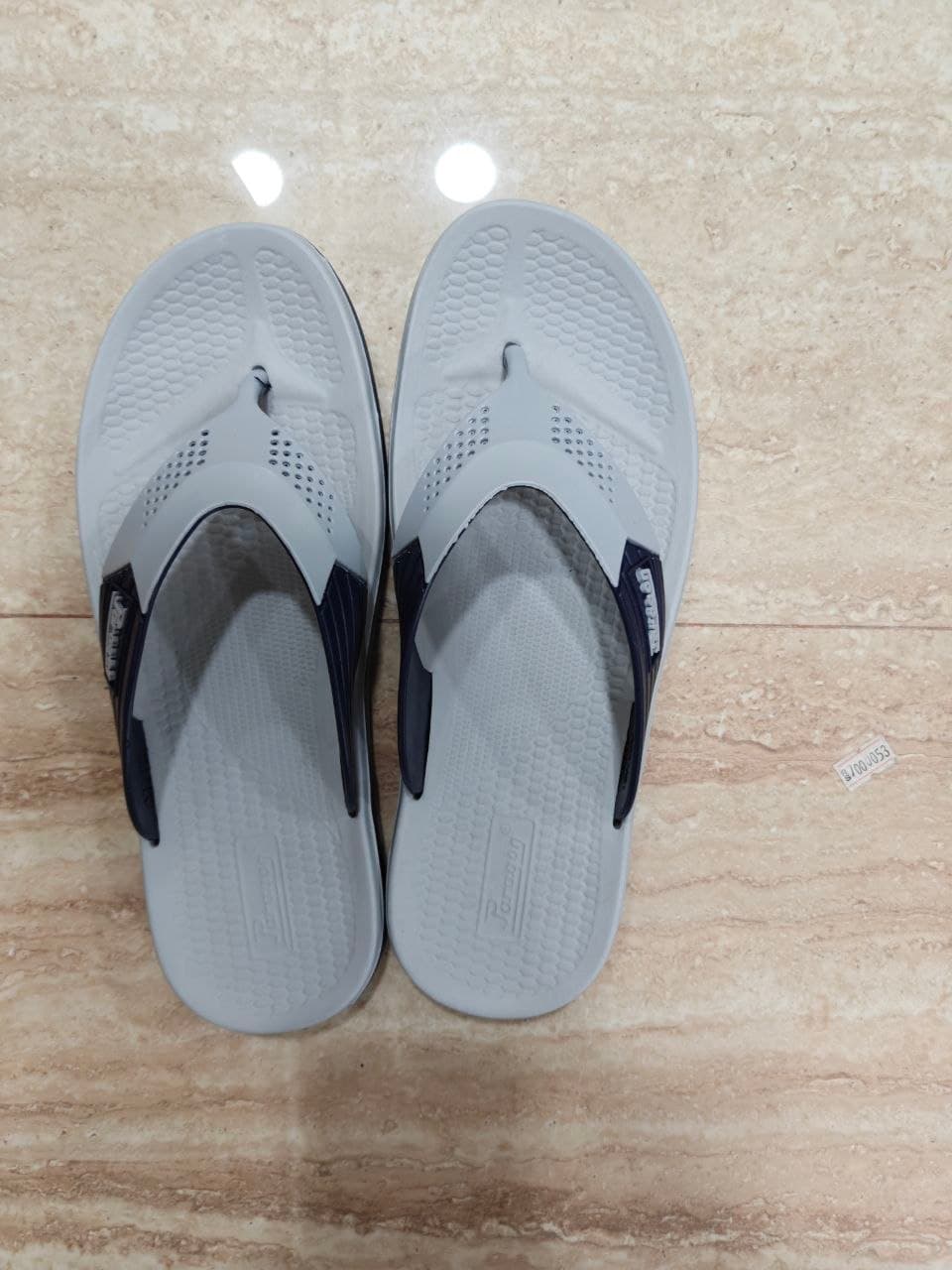 Paragon Men's Grey Flip-flops